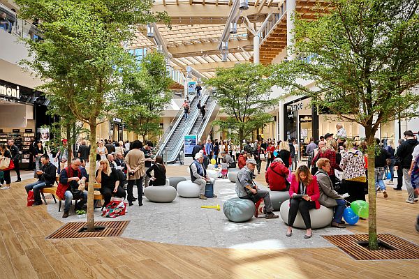 Shopping center with discreet CCTV cameras providing blanket coverage
